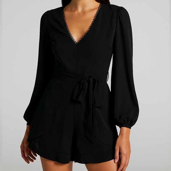 Express Pants - Express black v neck romper, size 2